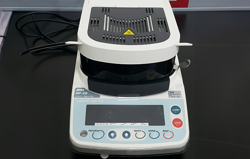 Moisture Analyzer